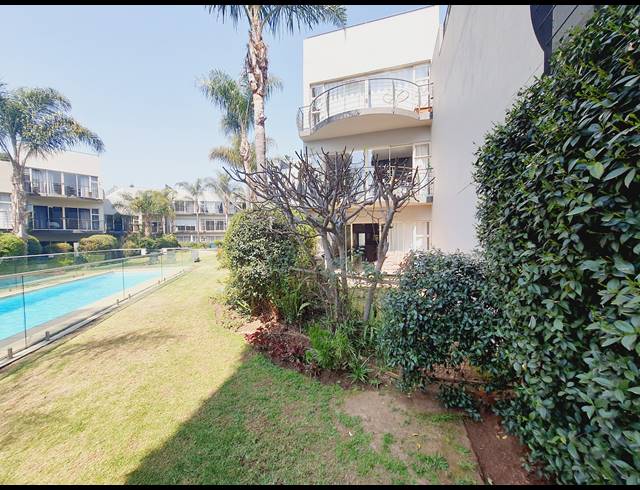 3 BEDROOM APARTMENT FOR SALE IN OAKLANDS